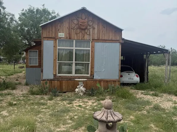 245 E Maverick St, El Indio, TX 78860