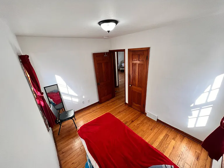 1160 Farrington St — Photo 14