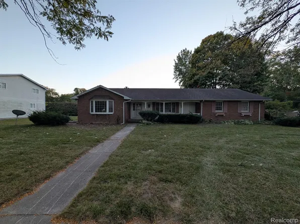 3670 Bernice Dr, Saginaw, MI 48601