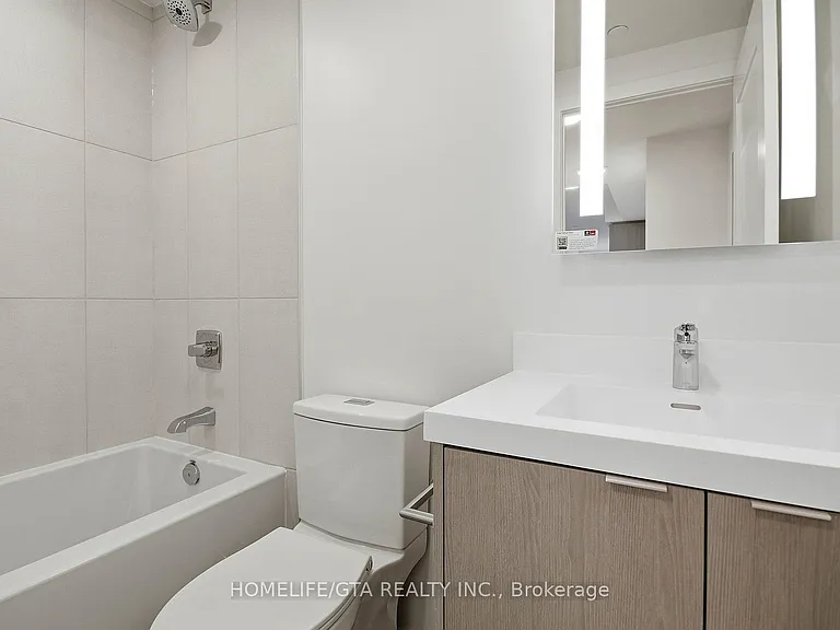 60 Central Park Dr #2104 — Photo 10