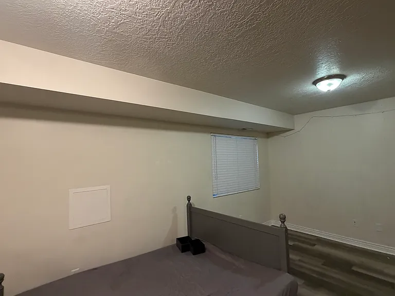 3885 S 1630 W — Photo 13