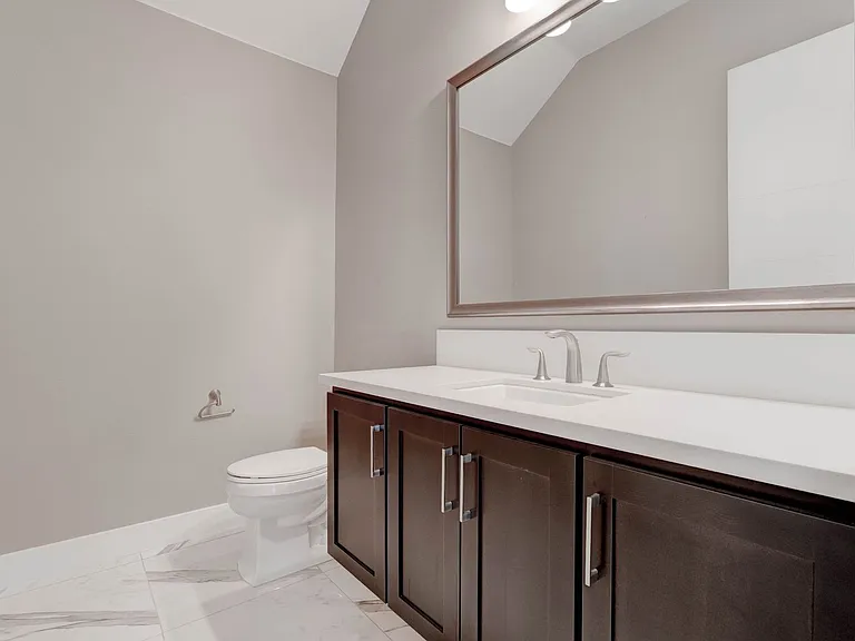 86 Pristine Glen St — Photo 16