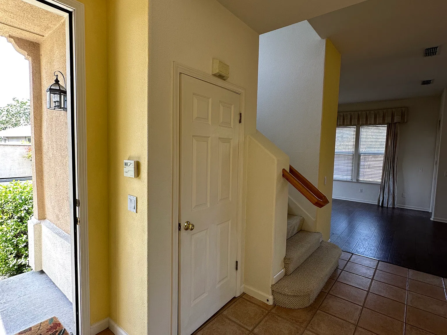5139 Venice Court — Photo 2