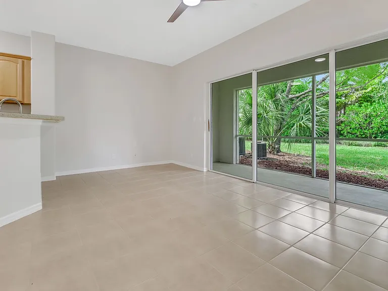 8189 Pacific Beach Dr — Photo 9