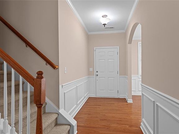 3rd image of 2472 Birch View Dr