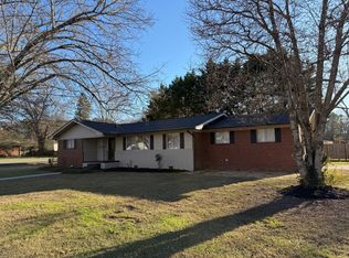 520 Weeks Dr NE, Cleveland, TN 37312