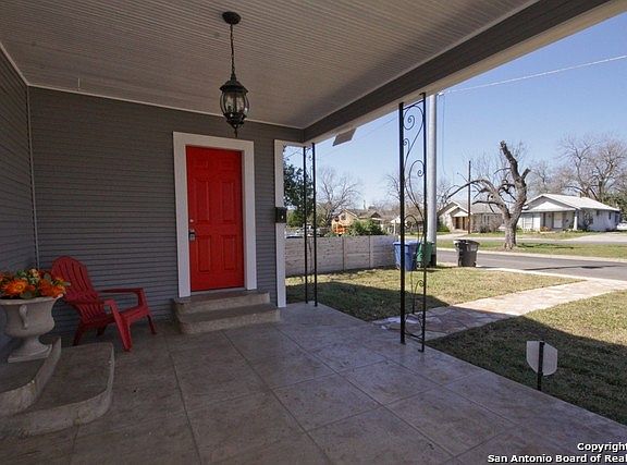 2nd image of 1320 Aransas Ave