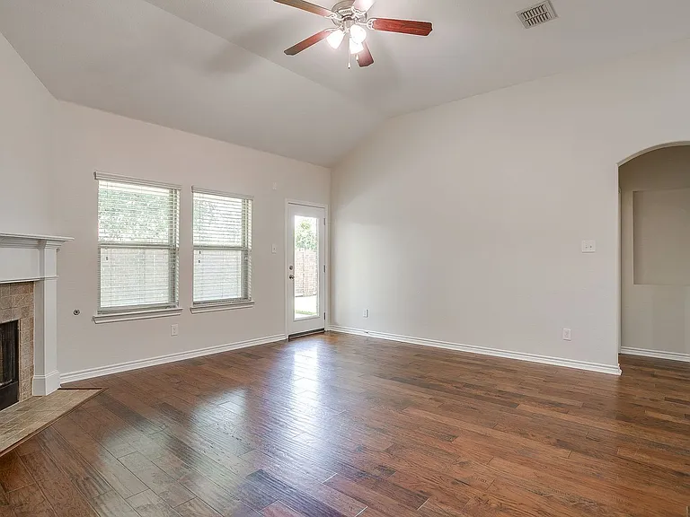 3801 Weatherstone Dr — Photo 18