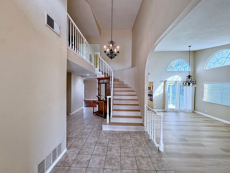 1652 Longview Dr — Photo 23