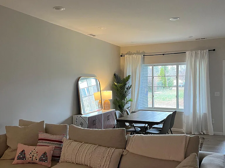 130 Davis St — Photo 4