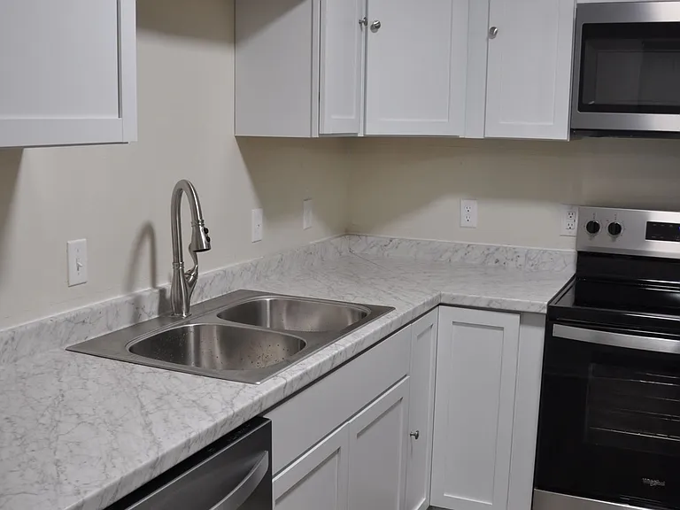 335 S Burns Ave #3 — Photo 1