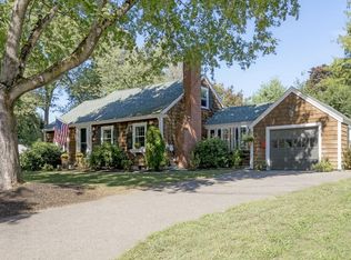 3 Beechwood Rd, Ipswich, MA 01938