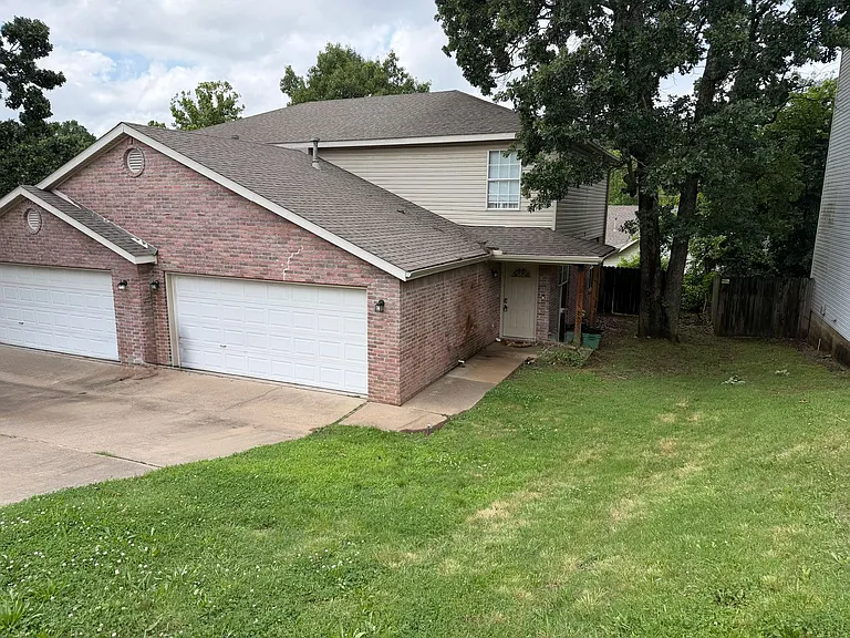 2226 E Cinnamon Way — Photo 1