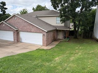 2226 E Cinnamon Way, Fayetteville, AR 72703