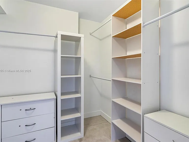 16385 Biscayne Blvd #4 — Photo 35