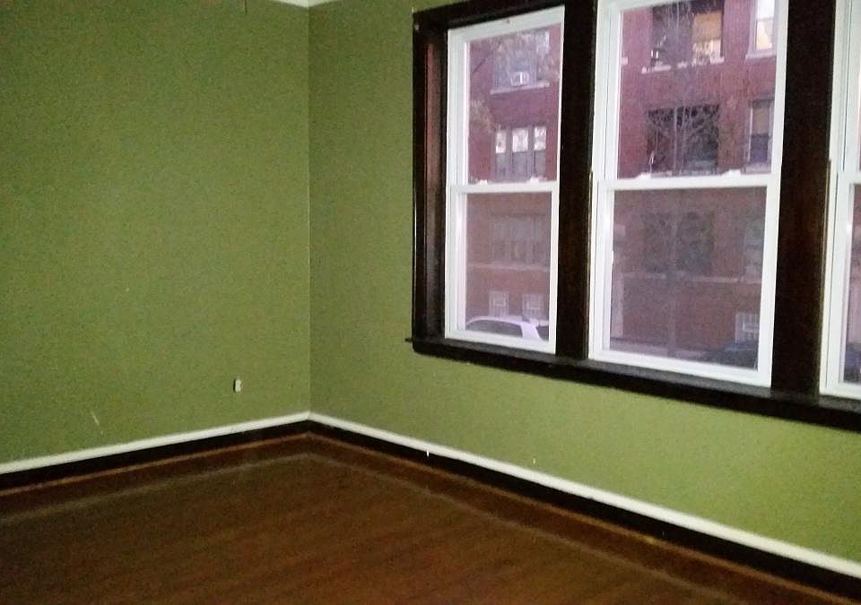 1st image of 3554 N Hamlin Ave #1