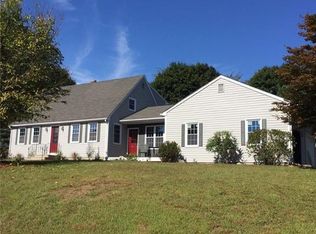 2 Apricot Ln, Smithfield, RI 02828