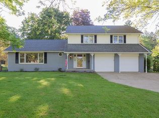 3933 Easton Rd, Barberton, OH 44203