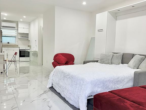 3rd image of 75 Washington Ave APT 19