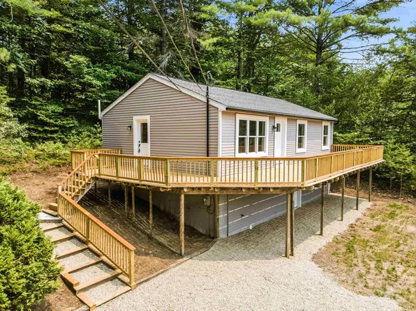 17 Fairway Drive, New Hampton, NH 03256