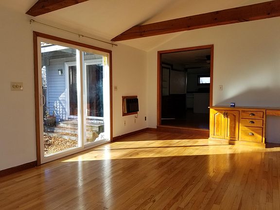 3rd image of 16 Lindbergh Ave APT 1