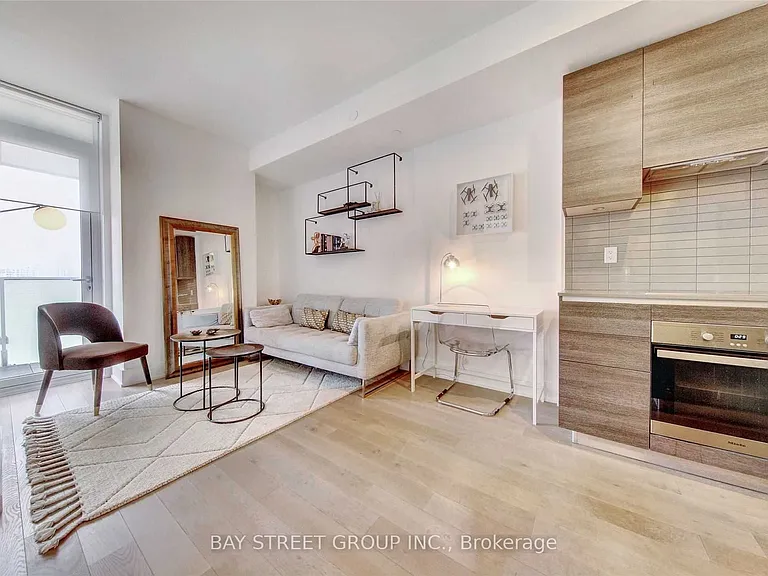 200 Bloor St W #1409 — Photo 27