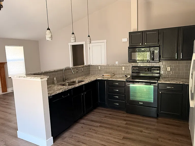 1210 Creekwood Ct — Photo 8