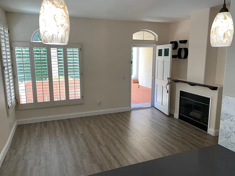 8078 E Venice Way — Photo 4