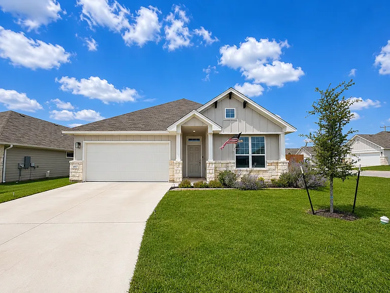 8117 Smoke Creek Ln — Photo 3