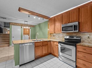 37 Danbury Ct APT A, Royal Palm Beach, FL 33411