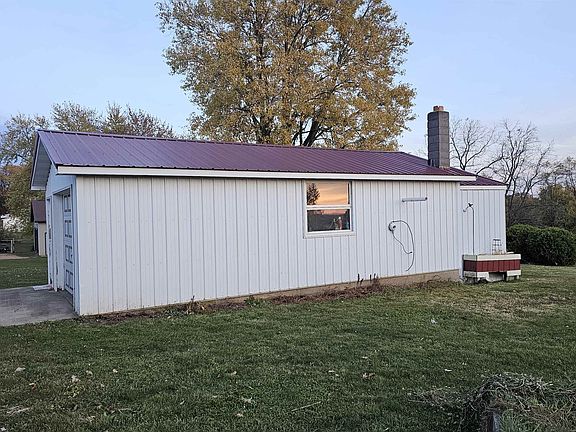 3rd image of 1231 Dodgeville St
