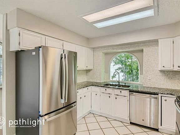 5th image of 4666 Essex Ct