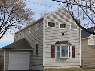 3133 Edgemere Dr, Rochester, NY 14612