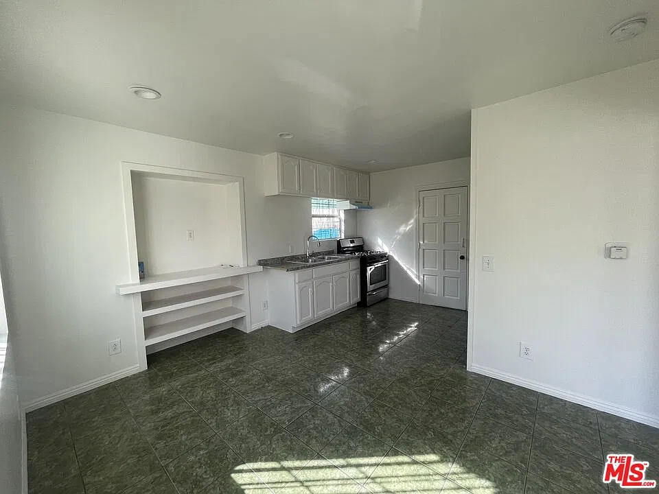 1 bed, 1.0 bath, 4616 sqft, $1,595 — Photo 2