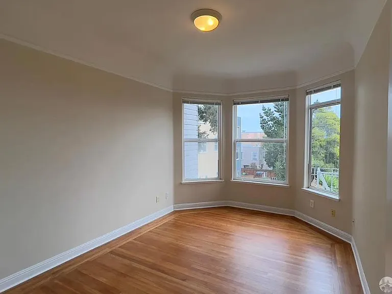 28 Cole St #5 — Photo 8