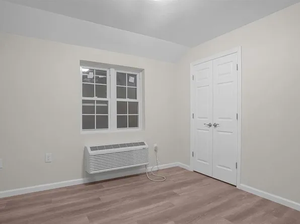 334 Underhill Avenue image 15 of 31