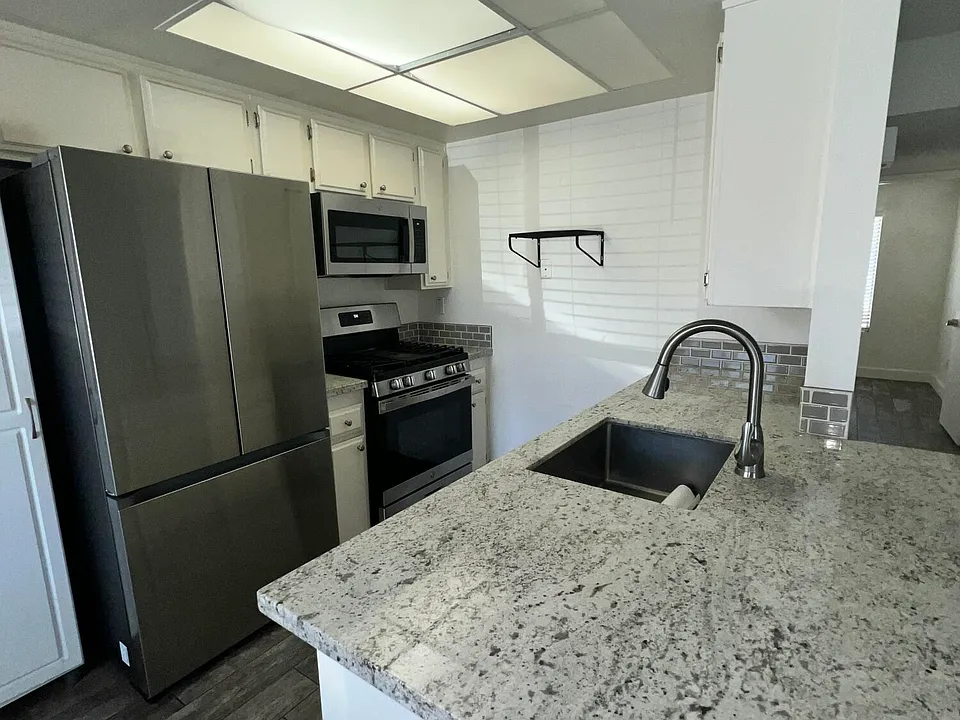 82567 Avenue 48 #104