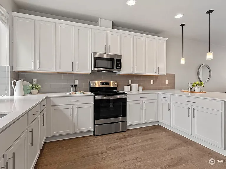13717 Admiralty Way #E4 — Photo 13