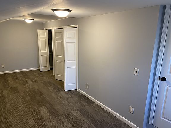 3rd image of 210 E Lovett St APT 1