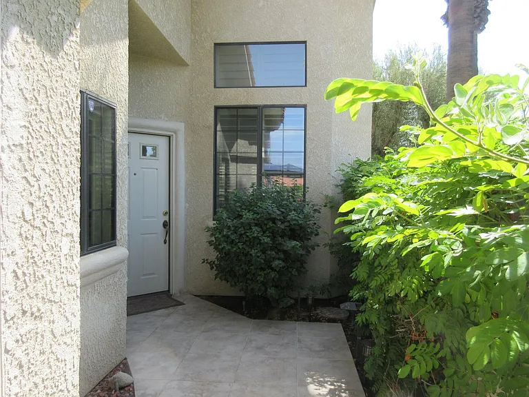 100 Brandigo Cir — Photo 3