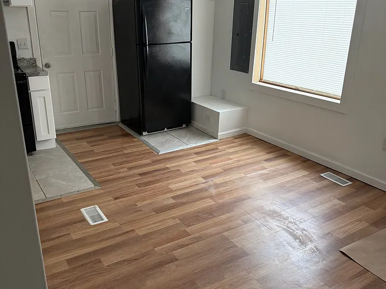 163 S Main St — Photo 7