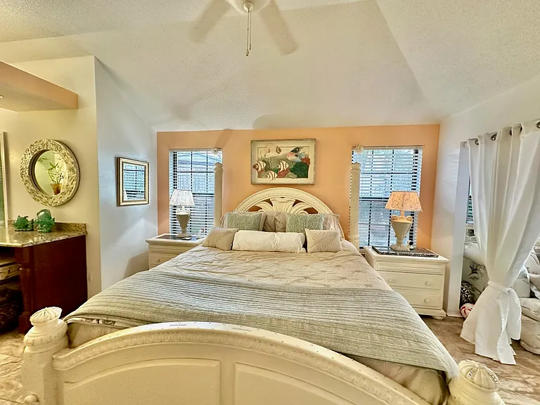 2012 Mistral Ln E — Photo 8