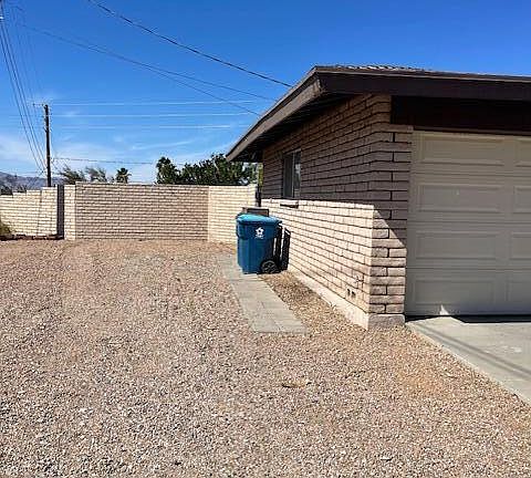 4th image of 3355 Desert Dr
