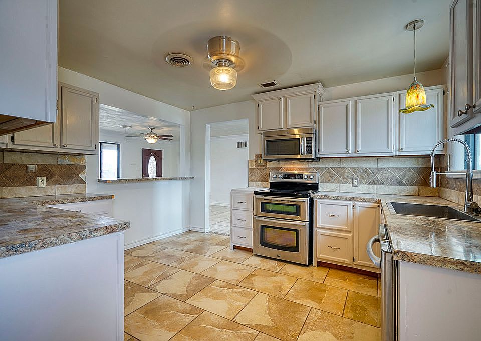 1st image of 3901 Roosevelt Dr