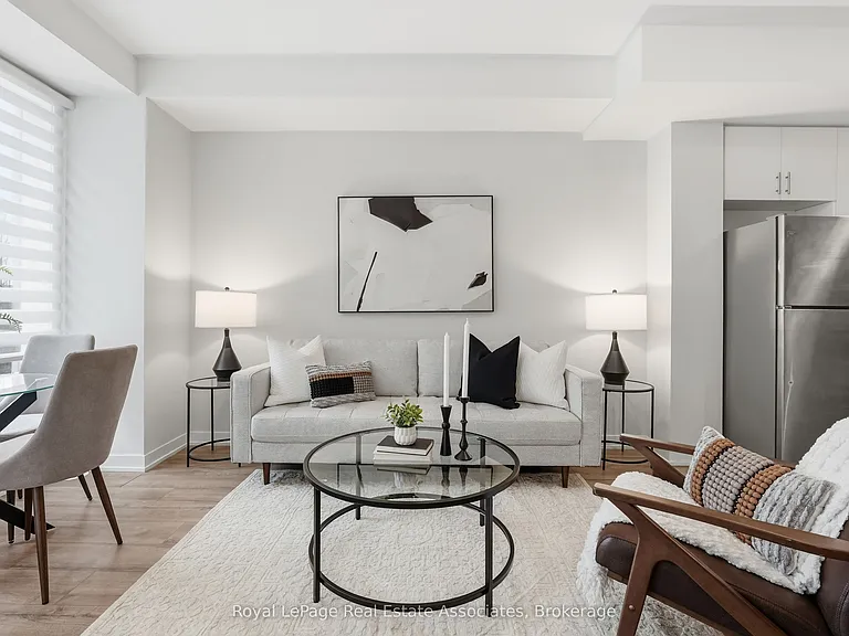3425 Ridgeway Dr #10 — Photo 4