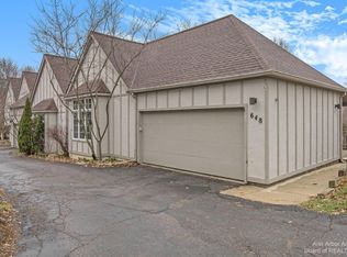 648 Ridgewood Ct, Ann Arbor, MI 48103