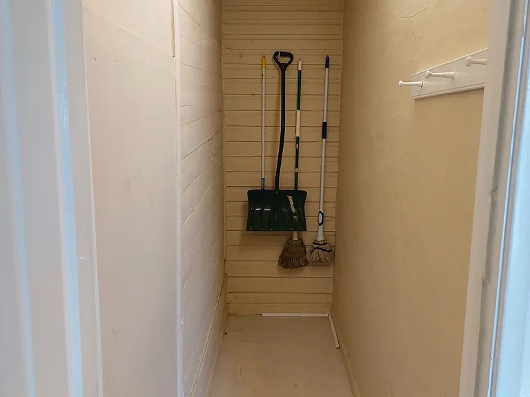 209 Lincoln Way E — Photo 15