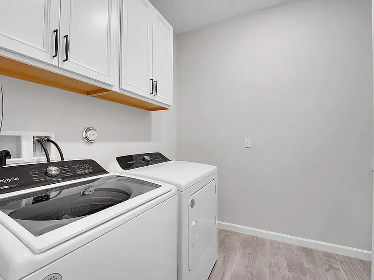 845 SE Courances Dr — Photo 18