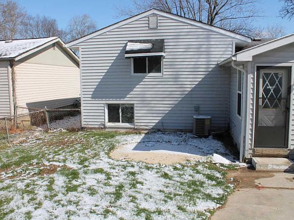 3rd image of 1709 Creekside Dr