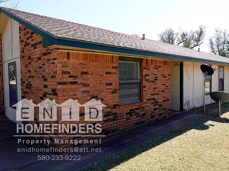 2701 E Pine Ave — Photo 3